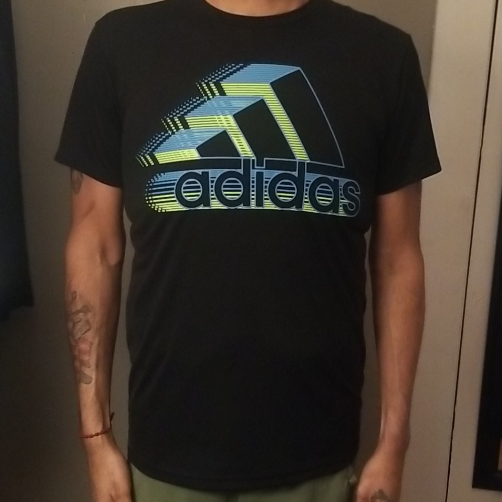 EXCELLENT condition DRI FIT T SHIRT